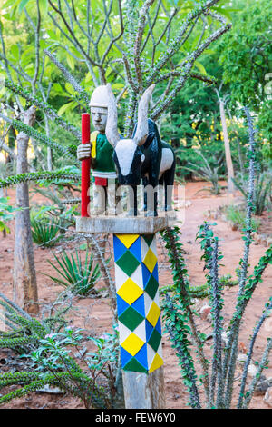 Aloalo, funebre tradizionale scultura palo, Berenty, Fort Dauphin, provincia di Toliara, Madagascar Foto Stock