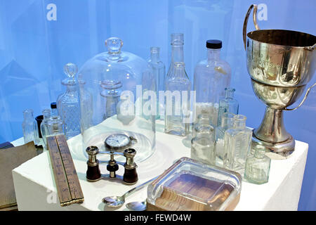 Visualizzazione della distilleria di fragranza dispositivi. Laboratorio di fragranza Selfridges, Londra, Regno Unito. Architetto: Campagna, 2014. Foto Stock