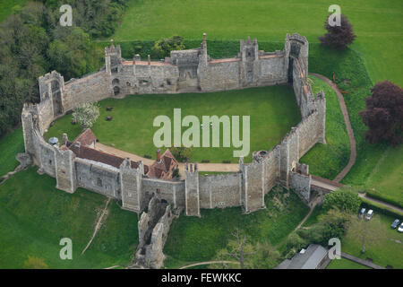 Una veduta aerea del castello di Framlingham, Suffolk Foto Stock