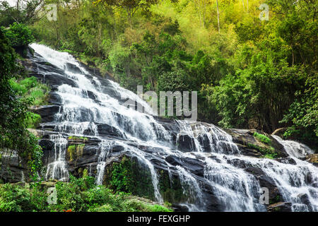 Mae Ya cascata, Chiang Mai, Thailandia Foto Stock