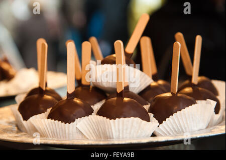 Dolce al cioccolato in pasticceria Foto Stock