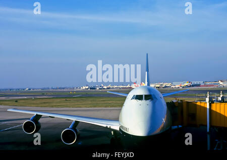 AA 6884. Archiviazione degli anni novanta, British Airways Boeing 747, Heathrow, London, Regno Unito Foto Stock