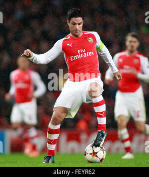 Londra, Inghilterra - NOV 04 2014: Arsenale di Mikel ARTETA durante la UEFA Champions League match tra Arsenal da Inghilterra e Anderlecht dal Belgio ha suonato presso l'Emirates Stadium. Foto Stock