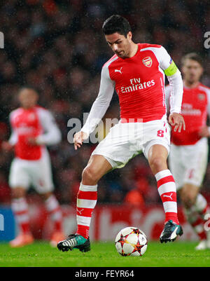 Londra, Inghilterra - NOV 04 2014: Arsenale di Mikel ARTETA durante la UEFA Champions League match tra Arsenal da Inghilterra e Anderlecht dal Belgio ha suonato presso l'Emirates Stadium. Foto Stock