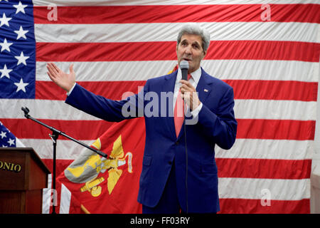 Segretario Kerry affronta un pubblico a bordo della USS San Antonio Foto Stock