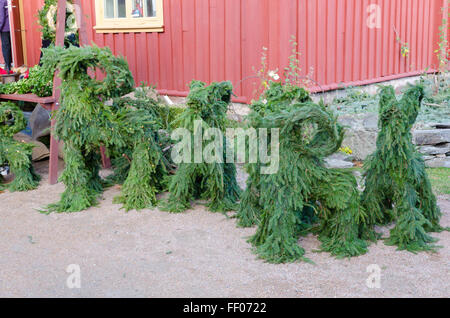 Verde di capra di Natale fatto di rami di pino per la xmas holliday Foto Stock