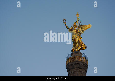 Goldelse, Golden Angel statua sulla parte superiore della colonna della vittoria, Berlino Foto Stock