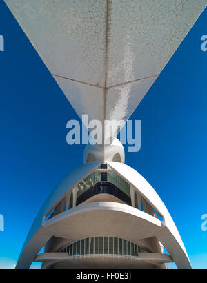 7 Novembre, 2013, Valencia, Spagna. L'Opera house a Palau de les Arts Reina Sofia, 3 mesi prima del suo rinnovo esterno Foto Stock