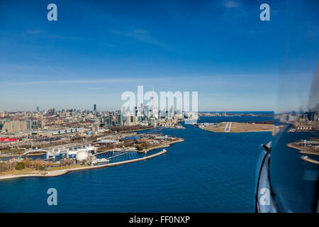 Antenna di Toronto Skyline guardando ad est Foto Stock