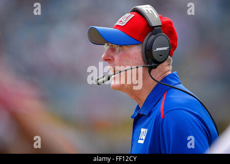 Il Jacksonville, FL, Stati Uniti d'America. 30 Novembre, 2014. New York Giants head coach Tom Coughlin durante un gioco di NFL contro Jacksonville Jaguars al campo EverBank su nov. 30, 2014 a Jacksonville, in Florida. I giaguari hanno vinto 25-24.ZUMA PRESS/Scott A. Miller © Scott A. Miller/ZUMA filo/Alamy Live News Foto Stock