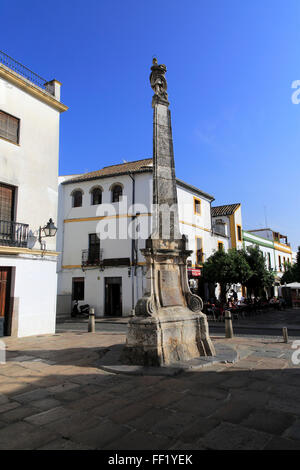 Edifici storici intorno a Plaza del Potro Square nella città vecchia parte di Cordoba, Spagna Foto Stock