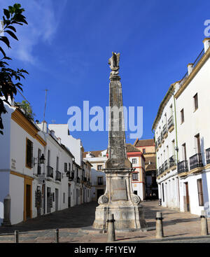 Edifici storici intorno a Plaza del Potro Square nella città vecchia parte di Cordoba, Spagna Foto Stock