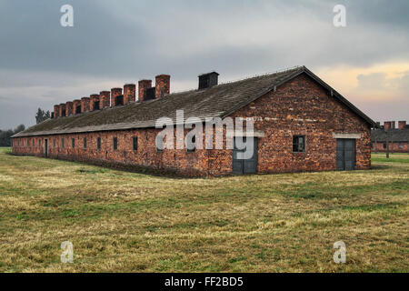 Barrack della ex-nazista campo di sterminio di Auschwitz-Birkenau in Oświęcim, Polonia. Foto Stock