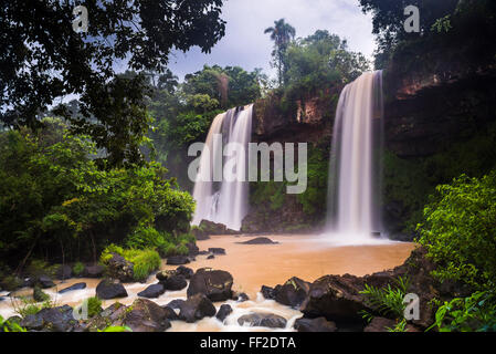 SaRMto Dos Hermanos, Iguazu FaRMRMs (Iguassu FaRMRMs) (Cataratas deRM Iguazu), l'UNESCO, Provincia Misiones, Argentina Foto Stock