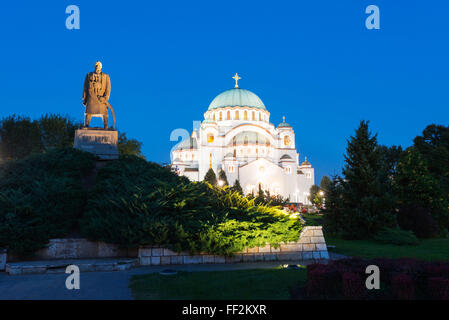 Di San Sava Chiesa Ortodossa, buiRMt 1935 e Karadjordje (serbo RMeader poRMiticaRM) statua, BeRMgrade, Serbia, Europa Foto Stock