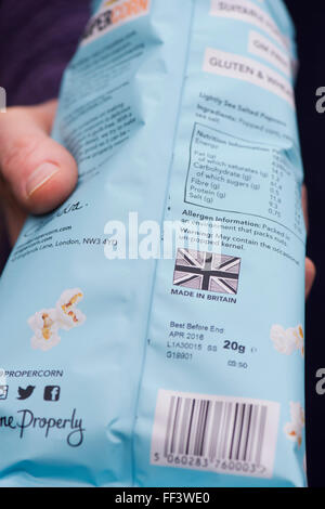 Realizzato in Gran Bretagna unione jack simbolo su un pacchetto di Propercorn popcorn aromatizzato Foto Stock