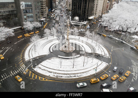 Columbus Circle in a snowstorm, New York, USA 2016 Foto Stock