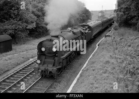 Original British Rail steam loco numero 34071 601 Squadrone negli anni sessanta regno unito Foto Stock