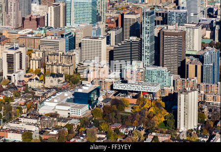 Antenna di Downtown Toronto compresa la Galleria d'Arte di Ontario, FA e Ontario College di Arte e Design, OCAD. Foto Stock