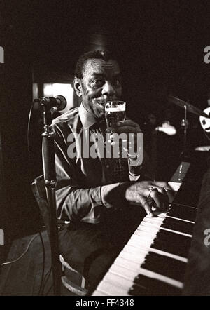 Champion Jack Dupree è stata a New Orleans Blues e boogie-woogie pianista, un barrelhouse "professore" giocando a Halifax, in Inghilterra dove ha vissuto negli anni settanta e ottanta Foto Stock