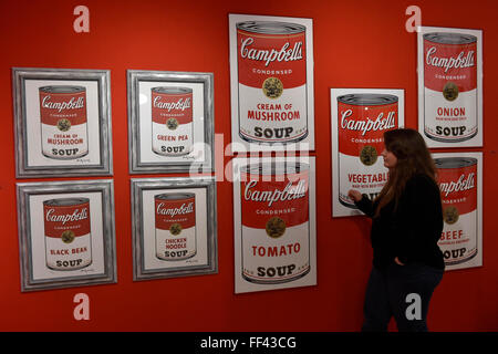 Brno, Repubblica Ceca. 10 Febbraio, 2016. Andy Warhol in mostra nella parte inferiore del mio giardino a Brno City Museum, Repubblica ceca, 10 febbraio 2016. La mostra sarà aperta al pubblico dal 11 febbraio. © Vaclav Salek/CTK foto/Alamy Live News Foto Stock