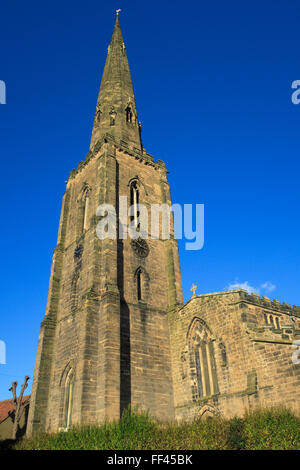 Vista frontale di tutti Hallows la chiesa di Inghilterra chiesa. in gedling, Nottinghamshire, Inghilterra. Foto Stock