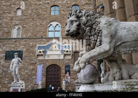 Leone nella Loggia dei Lanzi, Firenze Foto Stock