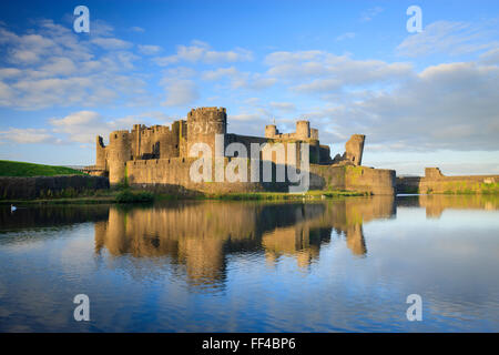 Castello di Caerphilly Caerphilly Mid-Glamourgan Galles Foto Stock