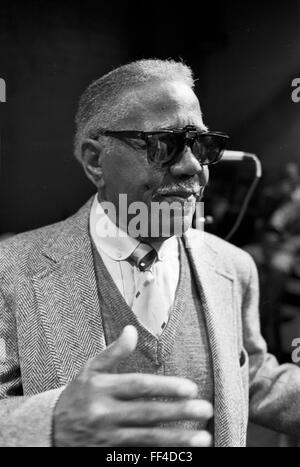 Roy Eldridge durante una sessione in New York City. Questo evento, nel 1985 al vigneto Theatre di New York City ed è stata un omaggio al leggendario Jimmy Ryan's jazz club. Una registrazione di questa sessione è stato rilasciato in 1998 intitolato Spanky e Roy. Foto Stock