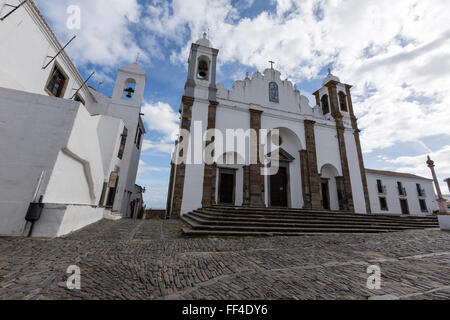 La Chiesa di Santa Maria da Lagoa, , Monsaraz, Portogallo Foto Stock