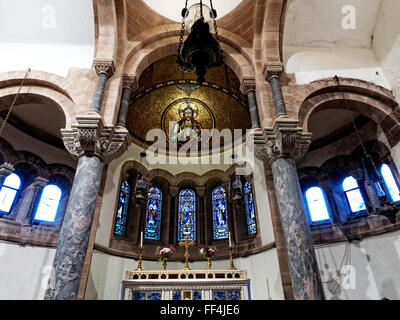 La chiesa a Hoarwithy, Herefordshire è affascinante mosaici e sculture, finanziato da Thomas Hutchinson Foto Stock