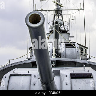 I cannoni a bordo della nave Foto Stock