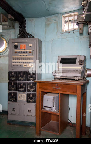 Radio stazione di trasmissione a bordo di una nave Foto Stock