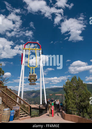 Canyon gigante Swing, Glenwood Caverns Parco Avventura Glenwood Springs, Colorado. Foto Stock