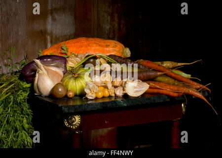 Assortimento di fresche verdure cimelio di colore colore Foto Stock