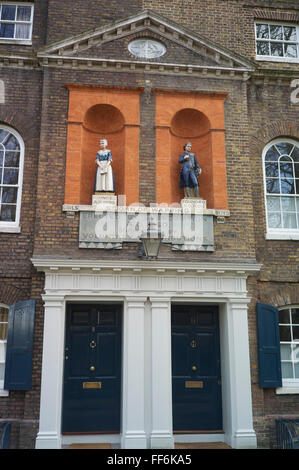 San Giovanni di Wapping scuola. Eretto in abbonamento AD 1760. Supportato da sottoscrizioni volontarie. Ora appartamenti privati. Foto Stock