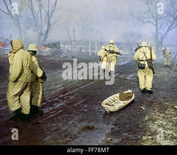 Eventi, seconda guerra mondiale / seconda guerra mondiale, Russia 1942 / 1943, tedesco fantini in tute da neve, circa 1943, camuffamento invernale, mansuma da neve, fieno, fronte orientale, Unione Sovietica, URSS, 20 ° secolo, storico, storico, soldati, Wehrmacht, fanteria, persone, anni '40, diritti aggiuntivi-clearences-non disponibili Foto Stock