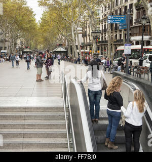 La stazione della metropolitana entrata su Las Ramblas, Barcelona, Spagna Foto Stock