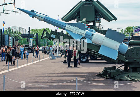 5 bielorusso mostra militare MILEX 2009 - maggio 2009. I missili contraerei (ZRK) di gamma media C-125-2TM 'PETCHORA-2TM'. Foto Stock