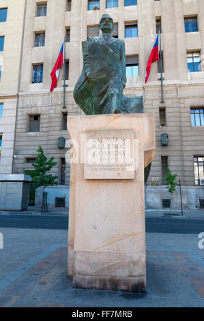 Statua in onore Ex Presidente Salvador Allende, Cile Foto Stock