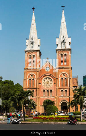 La cattedrale di Notre Dame Basilica di Saigon, a Ho Chi Minh City, Vietnam Asia Foto Stock