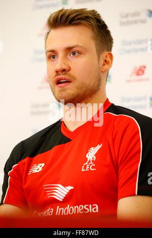 Liverpool portiere belga Simon Mignolet parla ai media durante una conferenza stampa presso la formazione Melwood Terreno in Liverpool, nord ovest della Gran Bretagna il 11 febbraio 2016. Foto: Lindsey Parnaby/dpa Foto Stock