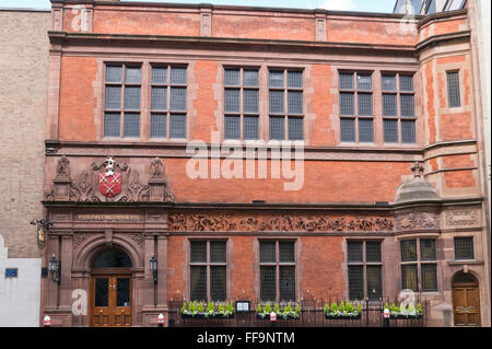 La parte esterna del venerabile compagnia dei coltellinai edificio storico, Londra, Regno Unito. Foto Stock