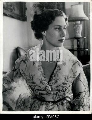 1966 - La Principessa Margaret Ritratto di compleanno: questo ritratto della Principessa Margaret è stata fatta al mattino Camera Al Clarence House, Londra, soprattutto per il suo ventiquattresimo compleanno anniversario del 21 agosto. Il fotografo è stato Cecil Beaton. La principessa Margaret, la sorella della regina Elisabetta, è il terzo in ordine di successione al trono. La regina dei figli il principe Carlo e la principessa Anne, prevalere della sua Clarence House, solo a pochi passi da Buckingham Palace, è il luogo dove la principessa Margaret vive con la regina madre. Fu la Casa della Regina dal momento del suo matrimonio fino alla sua adesione Foto Stock