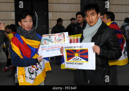 Febbraio 14th, 2015 - Parigi tibetani gli studenti incontrano a Parigi il 13 febbraio a protestare per un libero Tibet Francia contro il cinese Foto Stock