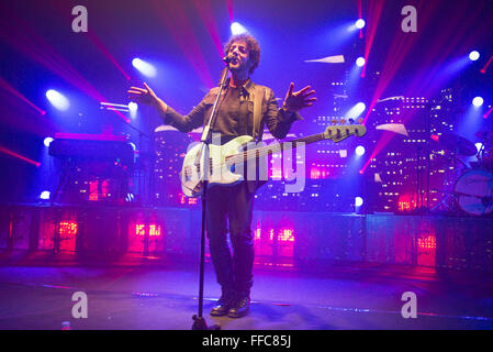 Torino, Italia. 11 Febbraio 2016. Il cantante italiano Max Gazz suona dal vivo durante un concerto alla Concordia il 11 febbraio 2016 a Torino Foto Stock