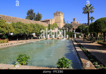 Fontane nei giardini dell'Alcazar de los Reyes Cristianos, Alcazar Cordoba, Spagna Foto Stock