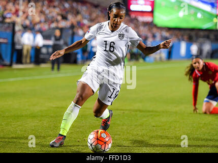 USA AVANTI Crystal Dunn (16) con la palla durante il 2016 CONCACAF DONNE QUALIFICAZIONI Olimpico tra Costa Rica e STATI UNITI D'AMERICA Soccer team mercoledì, Febbraio 10th, 2016 a Toyota Stadium di Frisco, Texas.USA vince 5-0.(Manny Flores/Cal Sport Media) © Cal Sport Media/Alamy Live News Foto Stock