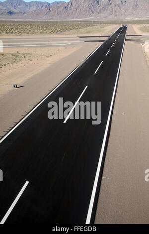 La pista principale a Boulder City Municipal Airport vicino a Las Vegas, Nevada, STATI UNITI D'AMERICA Foto Stock