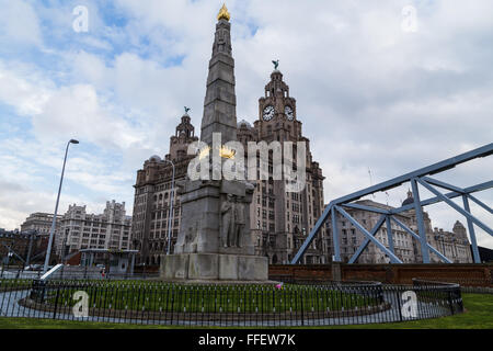 Camera motore eroi in Liverpool Foto Stock